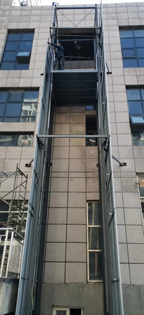 貨物升降貨梯與傳統提升機的區別(圖2) 微信圖片_20211022154000_副本.jpg