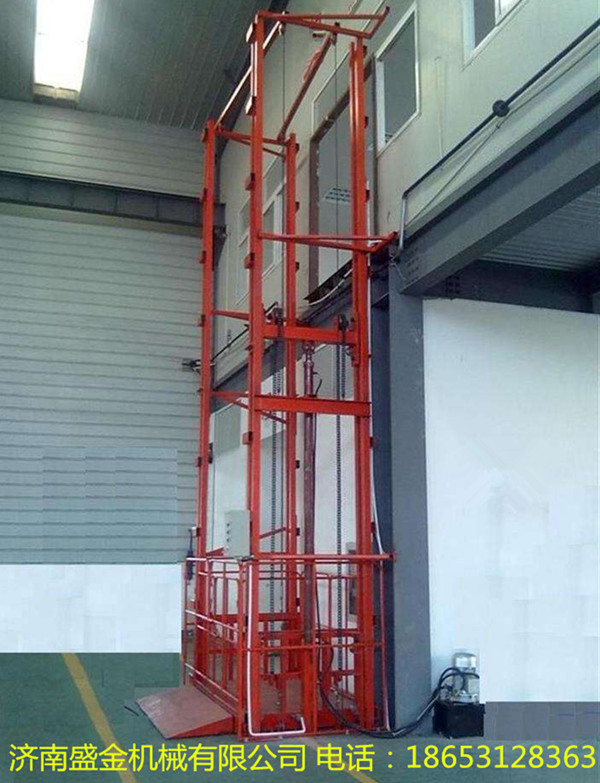 使用防爆導軌式升降機的好處 發布時間:2017-11-11 16:13:40 來源:濟南盛金升降平臺機械有限公司 點擊:49 使用防爆導軌升降機的好處 從近幾年的防爆導軌式升降(圖1) \